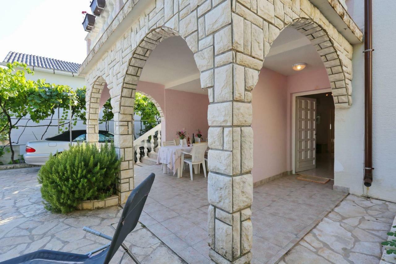 Villa Neyla Vir Exterior foto